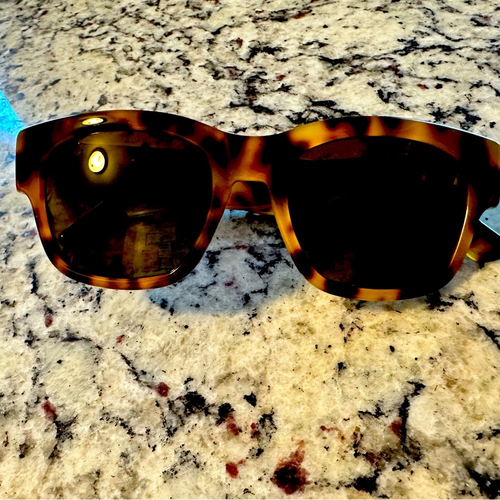DL Eyewear sunnies, Whitehall, never worn